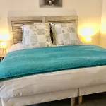 Aux Deux Cigognes 4*