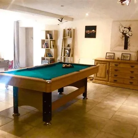 Aux Deux Cigognes Bed and Breakfast