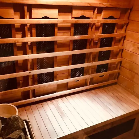 Aux Deux Cigognes Bed & Breakfast