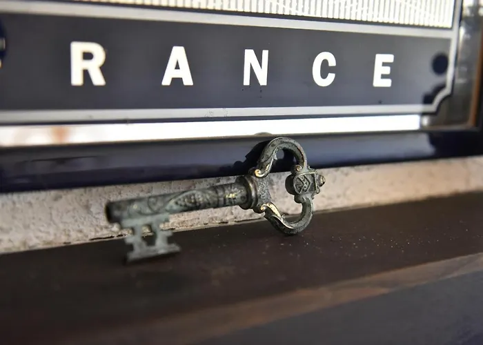 Aux Deux Cigognes Bed & Breakfast